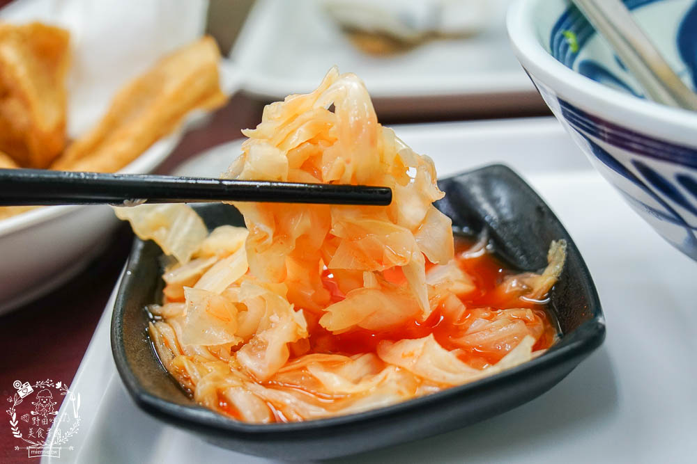 高雄[佑佑鍋燒麵]超人氣必吃鍋燒麵!鮭魚炒飯也是必吃經典!新推出的麻辣湯頭香辣順口