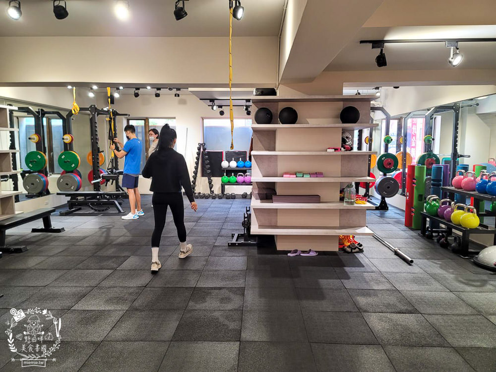 高雄健身教練推薦!倍速運動健身房!讓教練陪你成為更好的自己!快樂吃還能維持好體態的秘訣! - 第5張圖 高雄健身教練推薦!倍速運動健身房!讓教練陪你成為更好的自己!快樂吃還能維持好體態的秘訣!