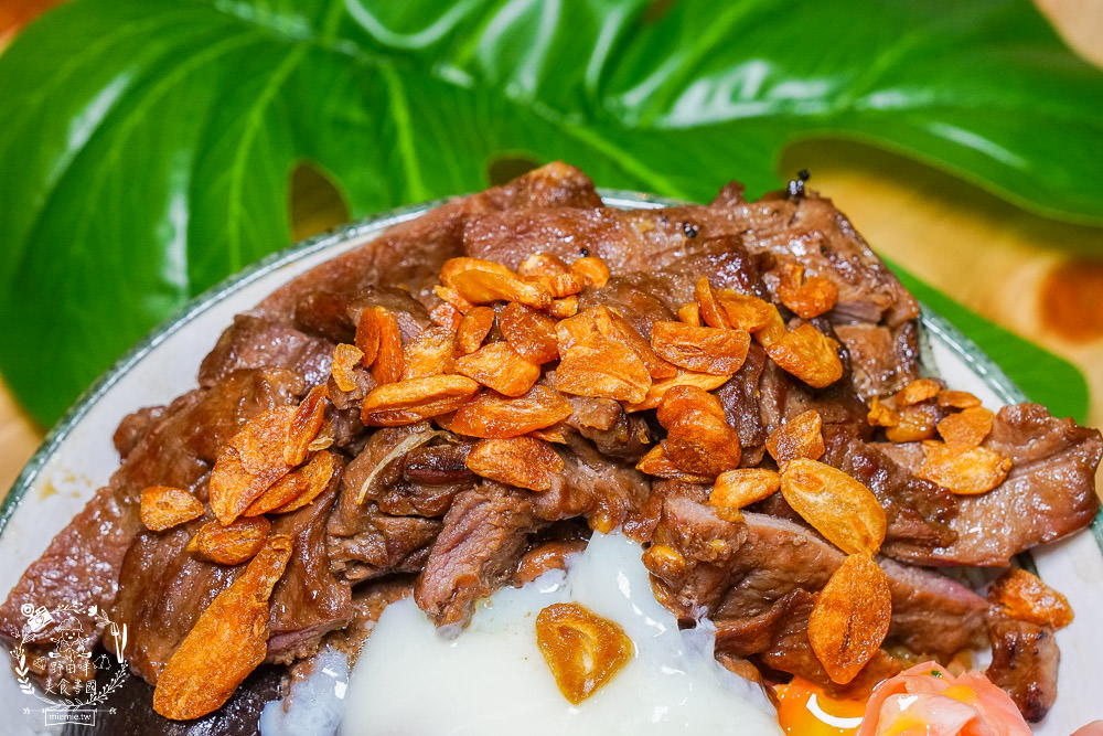 高雄[全心丼飯]CP值爆高的精緻海鮮丼飯!飲料跟冰淇淋無限享用!歐風裝潢超典雅華麗~