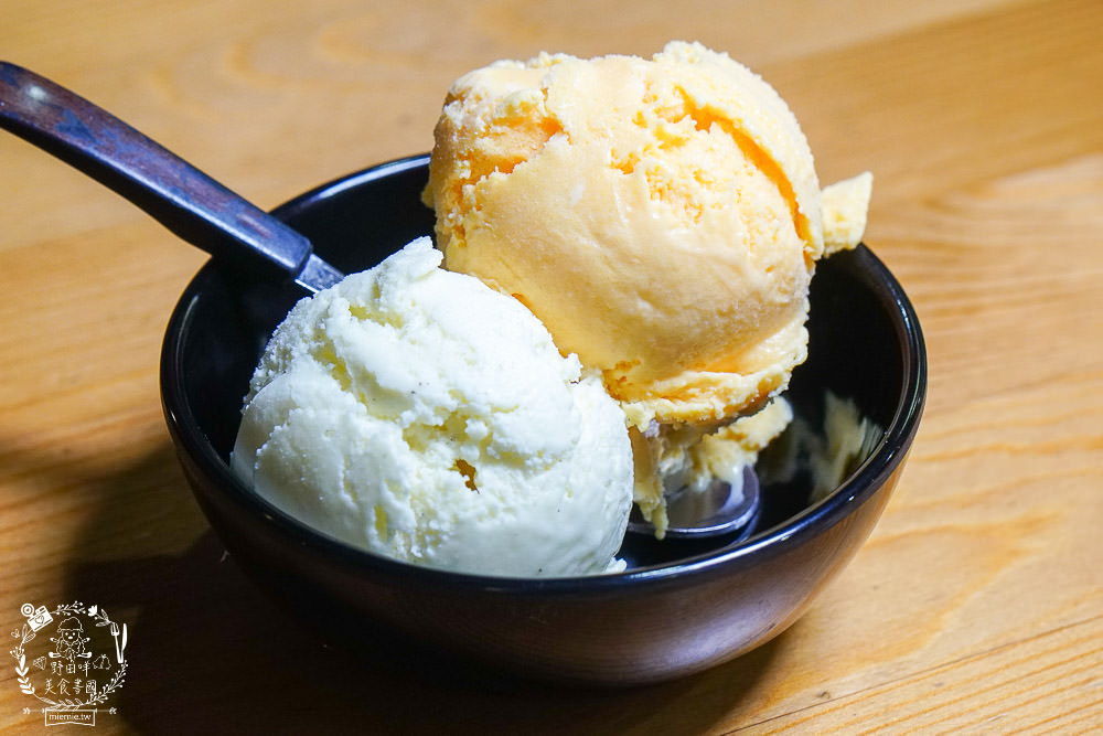 高雄[全心丼飯]CP值爆高的精緻海鮮丼飯!飲料跟冰淇淋無限享用!歐風裝潢超典雅華麗~