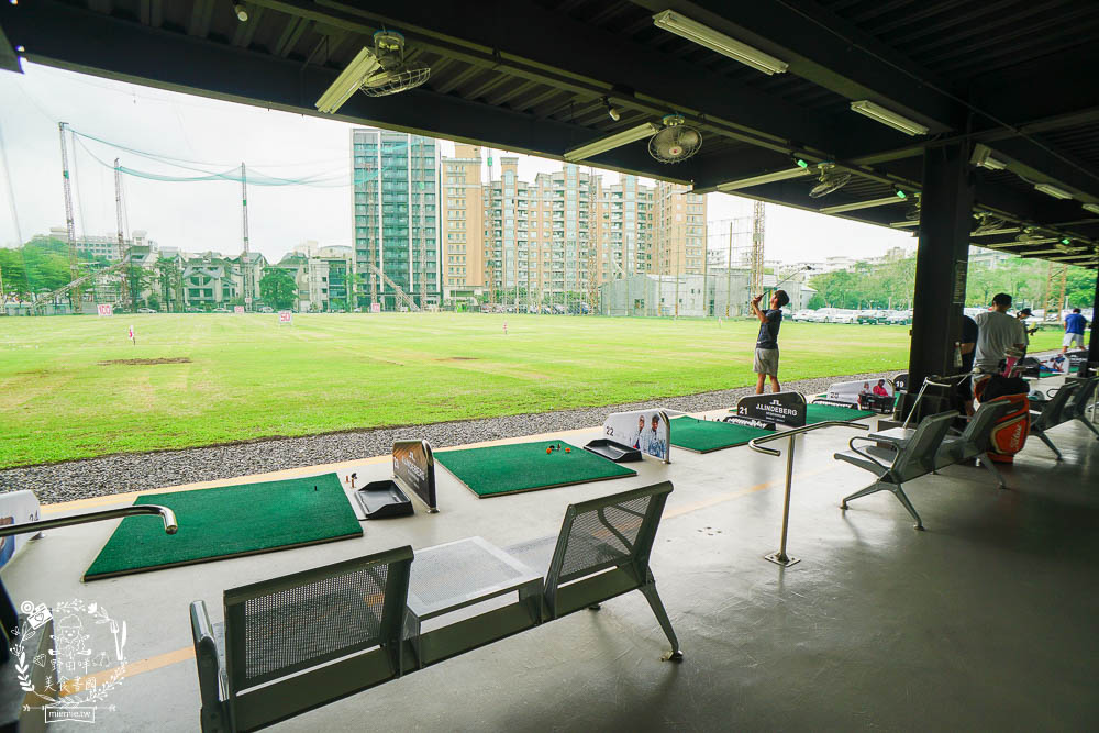 高雄[八號公園咖啡廳]文山特區網美風韓系咖啡廳!色彩夢幻的Q彈麵食人氣必點!