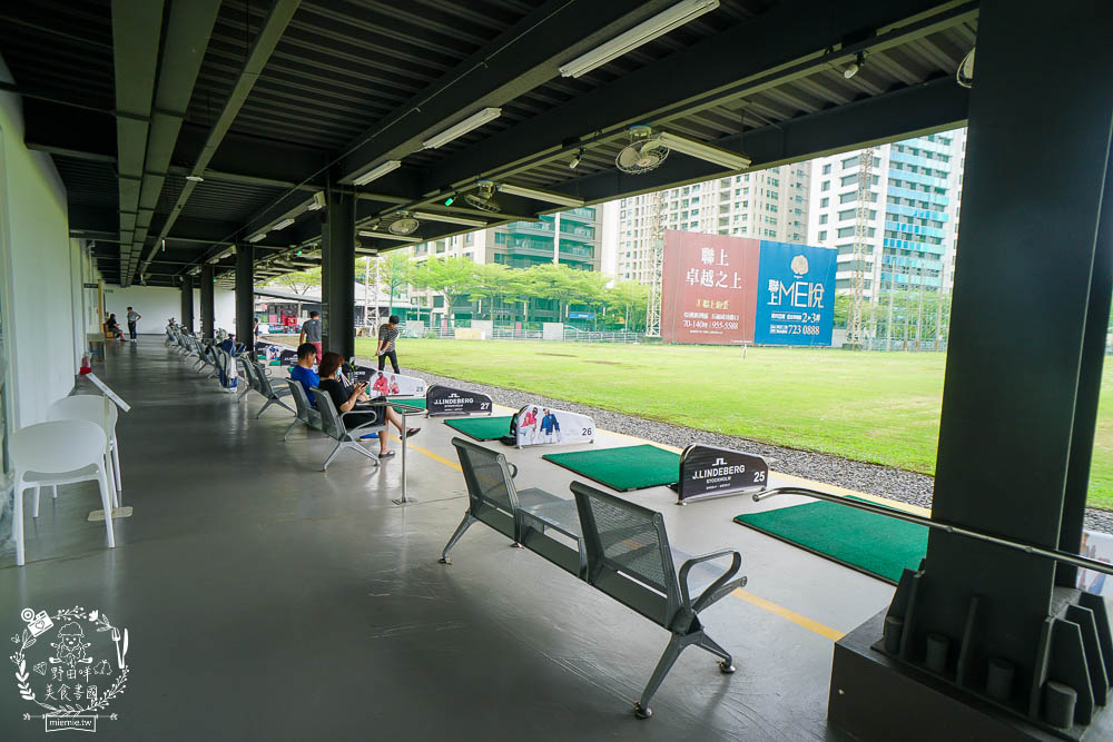 高雄[八號公園咖啡廳]文山特區網美風韓系咖啡廳!色彩夢幻的Q彈麵食人氣必點!