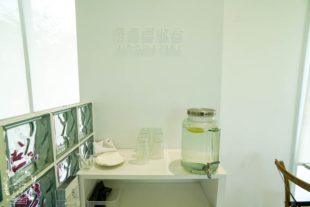 高雄[八號公園咖啡廳]文山特區網美風韓系咖啡廳!色彩夢幻的Q彈麵食人氣必點!