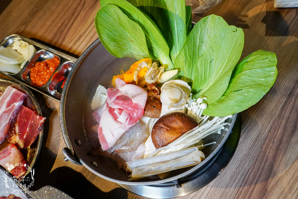 八道晟韓式火烤吃到飽文橫店|高雄CP值超高的火烤兩吃到飽!不到450元將近80種選項! - 第51張圖 八道晟韓式火烤吃到飽文橫店|高雄CP值超高的火烤兩吃到飽!不到450元將近80種選項!