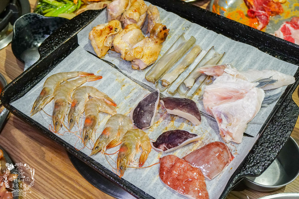 八道晟韓式火烤吃到飽裕誠總店|高雄超人氣高CP值火烤兩吃到飽!不到450元將近80種選項!每逢假日座無虛席 - 第42張圖 八道晟韓式火烤吃到飽裕誠總店|高雄超人氣高CP值火烤兩吃到飽!不到450元將近80種選項!每逢假日座無虛席