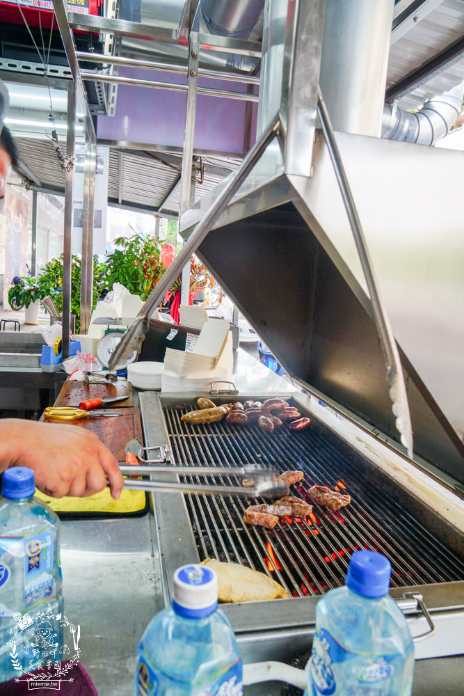六味嘉義黑香腸關東煮|高雄隱藏版高CP值香腸店!台灣溫體豬手工製作的香腸大腸!還有超香濃的味噌湯免費喝?