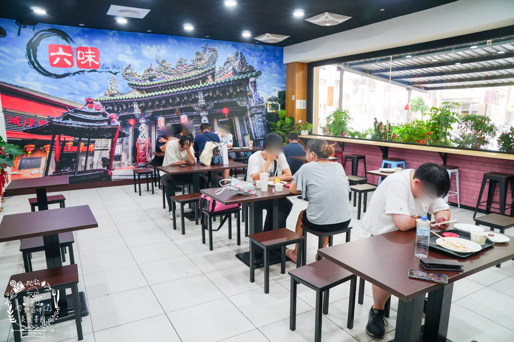 六味嘉義黑香腸關東煮|高雄隱藏版高CP值香腸店!台灣溫體豬手工製作的香腸大腸!還有超香濃的味噌湯免費喝?