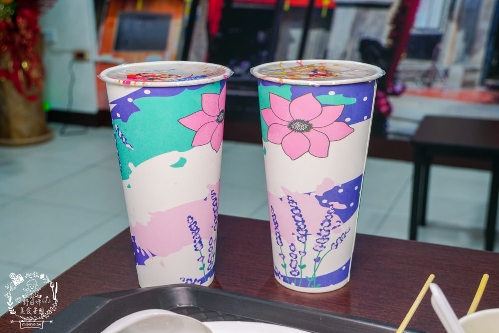 六味嘉義黑香腸關東煮|高雄隱藏版高CP值香腸店!台灣溫體豬手工製作的香腸大腸!還有超香濃的味噌湯免費喝?