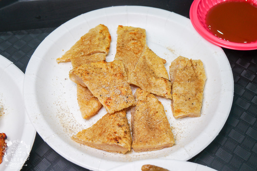 六味嘉義黑香腸關東煮|高雄隱藏版高CP值香腸店!台灣溫體豬手工製作的香腸大腸!還有超香濃的味噌湯免費喝?