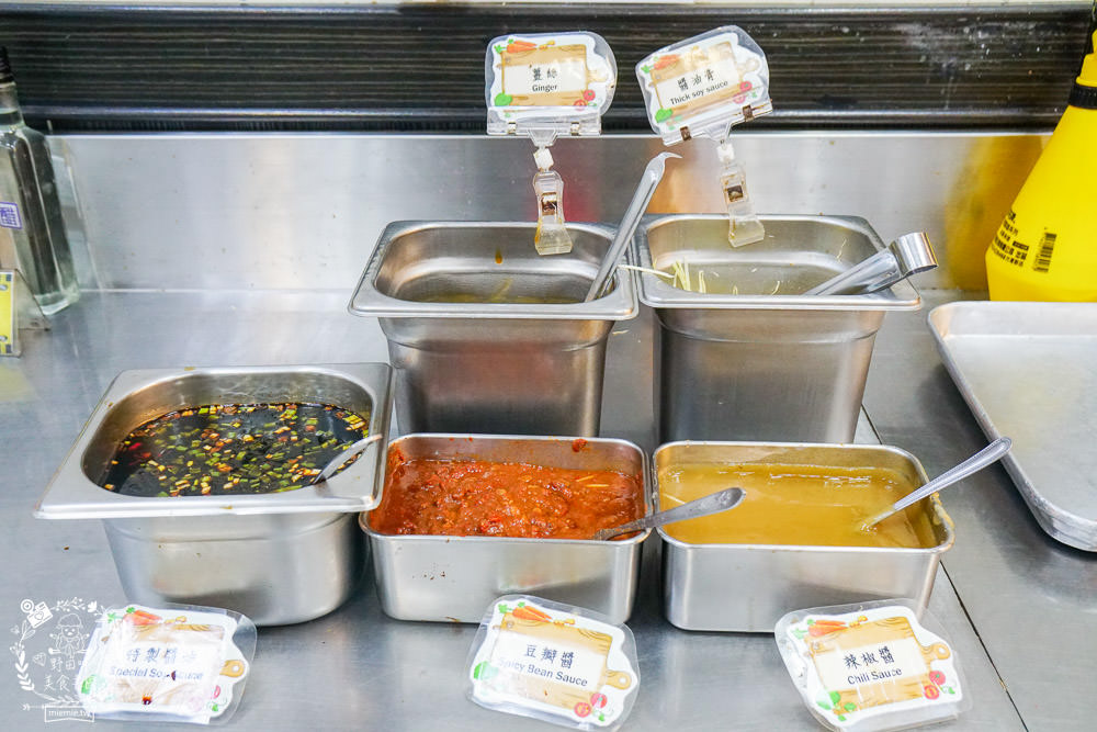 台南牛肉湯推薦[助仔牛肉湯]在地人推薦的必吃牛肉湯!傳承三代依然美味不減的80年牛肉湯!