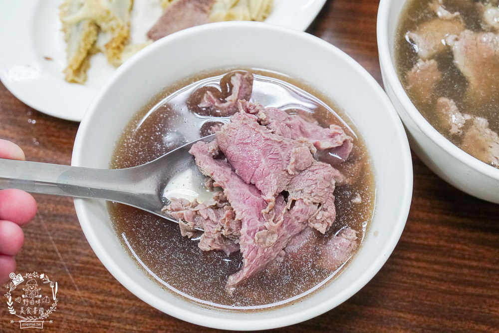 台南牛肉湯推薦[助仔牛肉湯]在地人推薦的必吃牛肉湯!傳承三代依然美味不減的80年牛肉湯!