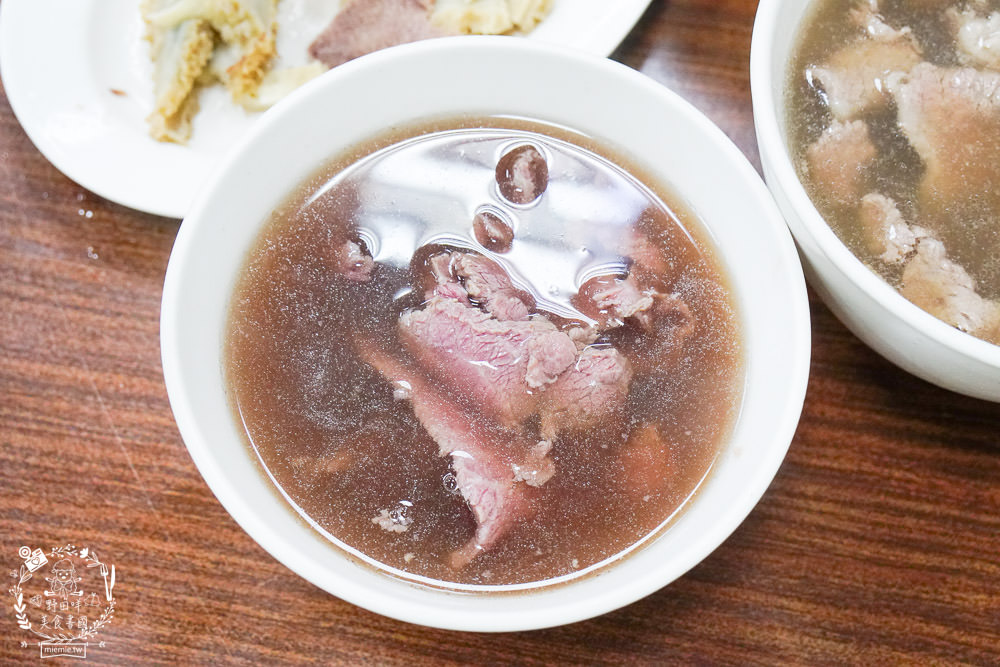 台南牛肉湯推薦[助仔牛肉湯]在地人推薦的必吃牛肉湯!傳承三代依然美味不減的80年牛肉湯!