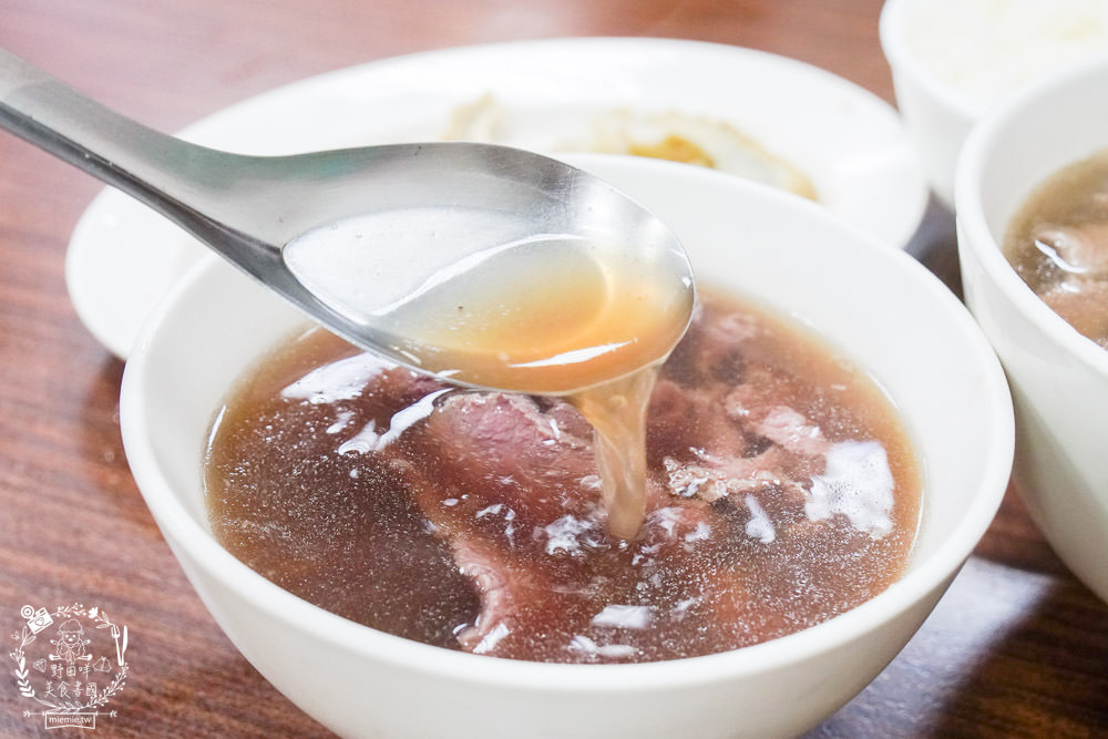 台南牛肉湯推薦[助仔牛肉湯]在地人推薦的必吃牛肉湯!傳承三代依然美味不減的80年牛肉湯!