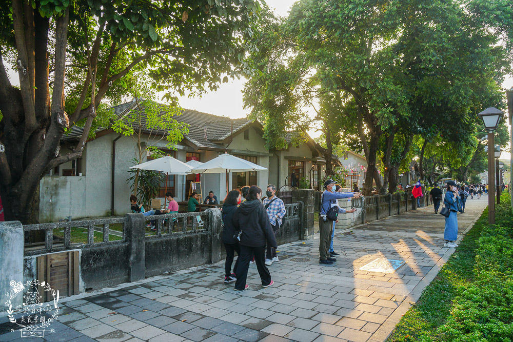 屏東勝利星村創意生活園區旅遊攻略!美食景點與拍照打卡點推薦!2023地球月兔花燈超好拍照！