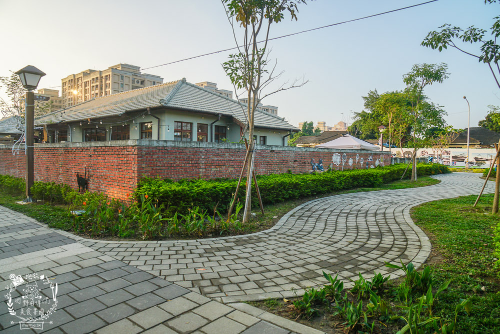 屏東勝利星村創意生活園區旅遊攻略!美食景點與拍照打卡點推薦!2023地球月兔花燈超好拍照！