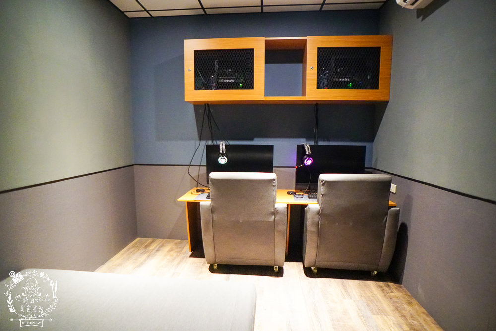 高雄網咖住宿推薦!北半球電競館-鳳山旗艦店|VIP包廂4小時最低265元有20種飲料無限暢飲?三大認證金級網咖!住宿有衛浴設備跟洗衣機?