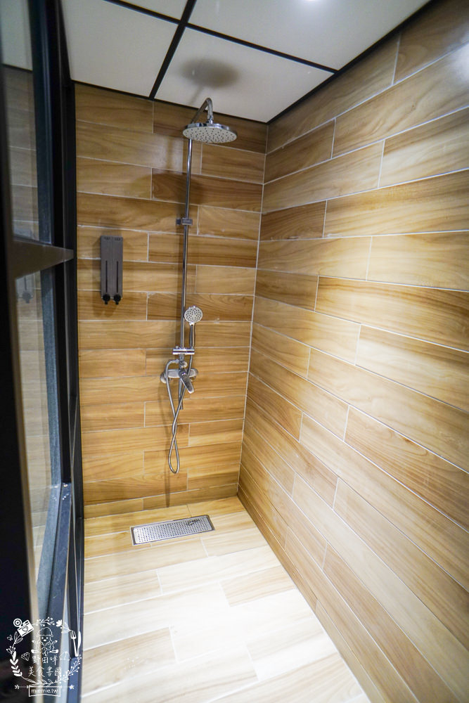 高雄網咖住宿推薦!北半球電競館-鳳山旗艦店|VIP包廂4小時最低265元有20種飲料無限暢飲?三大認證金級網咖!住宿有衛浴設備跟洗衣機?