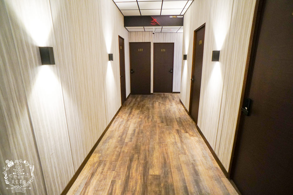 高雄網咖住宿推薦!北半球電競館-鳳山旗艦店|VIP包廂4小時最低265元有20種飲料無限暢飲?三大認證金級網咖!住宿有衛浴設備跟洗衣機?