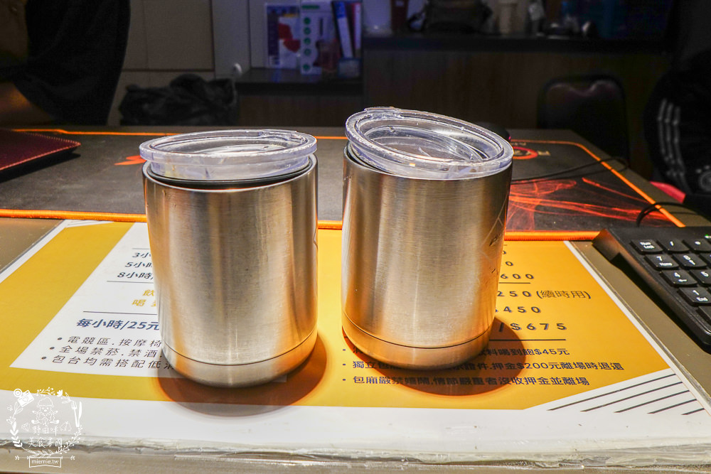 高雄網咖住宿推薦!北半球電競館-鳳山旗艦店|VIP包廂4小時最低265元有20種飲料無限暢飲?三大認證金級網咖!住宿有衛浴設備跟洗衣機?