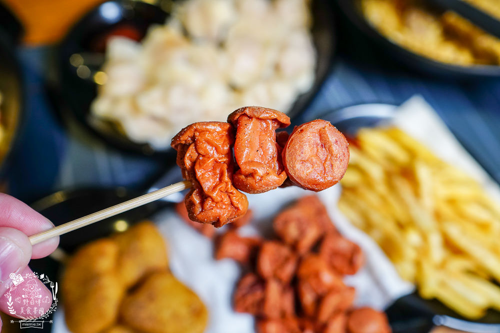 高雄網咖住宿推薦!北半球電競館-鳳山旗艦店|VIP包廂4小時最低265元有20種飲料無限暢飲?三大認證金級網咖!住宿有衛浴設備跟洗衣機?