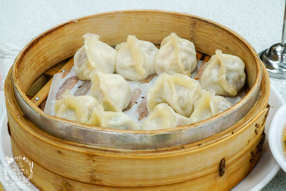 北平京廚北方麵食餐館|鳳山中山路夜市的超人氣麵食館!免費的紅茶豆漿無限暢飲!蝦仁蒸餃內餡飽滿又多汁!