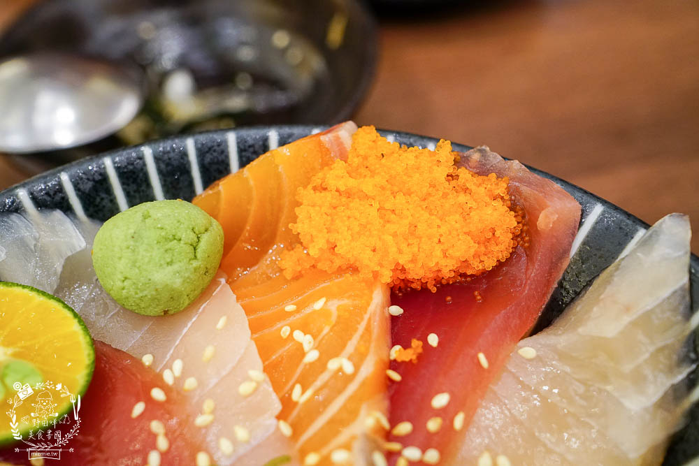 高雄[十六町手作壽司丼飯]隱藏在仁雄路的日本料理店!豪華海鮮丼超多生魚片選項!