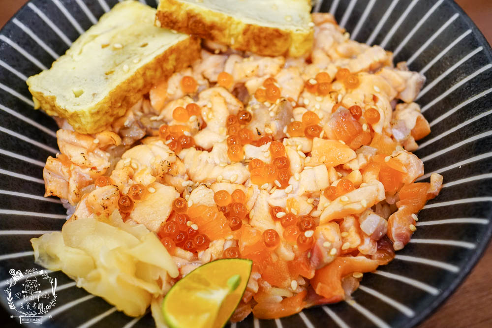 高雄[十六町手作壽司丼飯]隱藏在仁雄路的日本料理店!豪華海鮮丼超多生魚片選項!