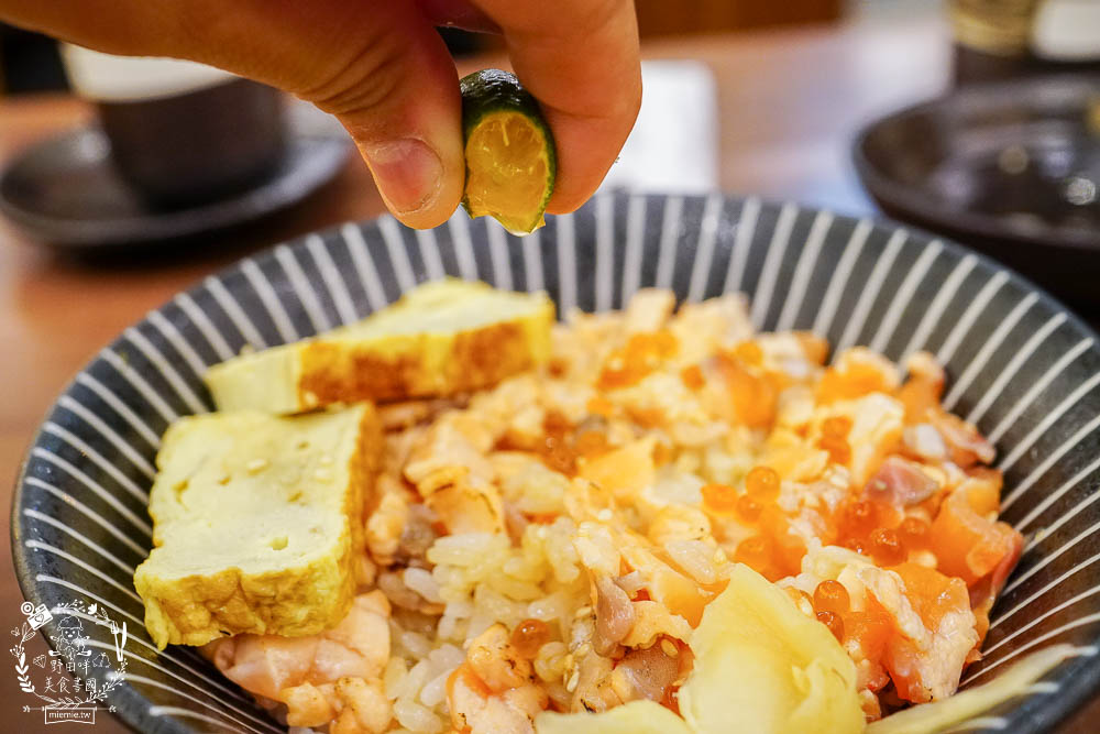 高雄[十六町手作壽司丼飯]隱藏在仁雄路的日本料理店!豪華海鮮丼超多生魚片選項!