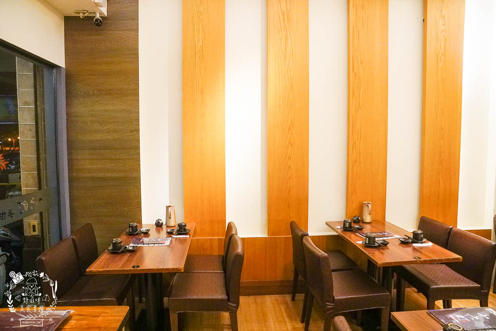 高雄[十六町手作壽司丼飯]隱藏在仁雄路的日本料理店!豪華海鮮丼超多生魚片選項!