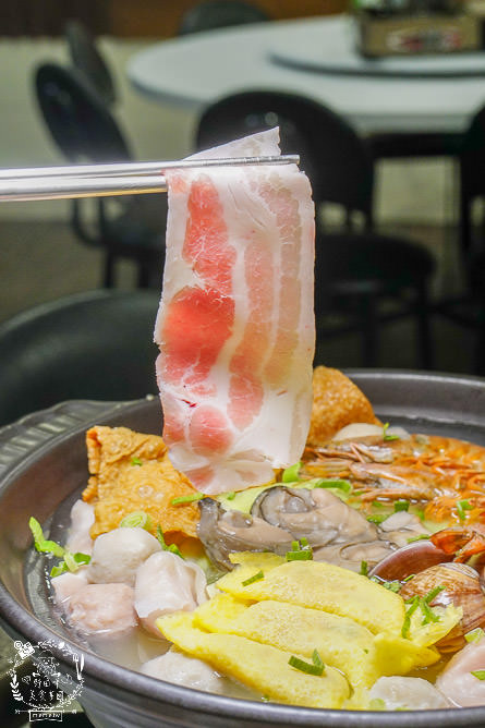 高雄酸菜白肉鍋推薦[千槢小館]超澎湃食材讓人欲罷不能!月亮蝦餅彈牙酥脆!