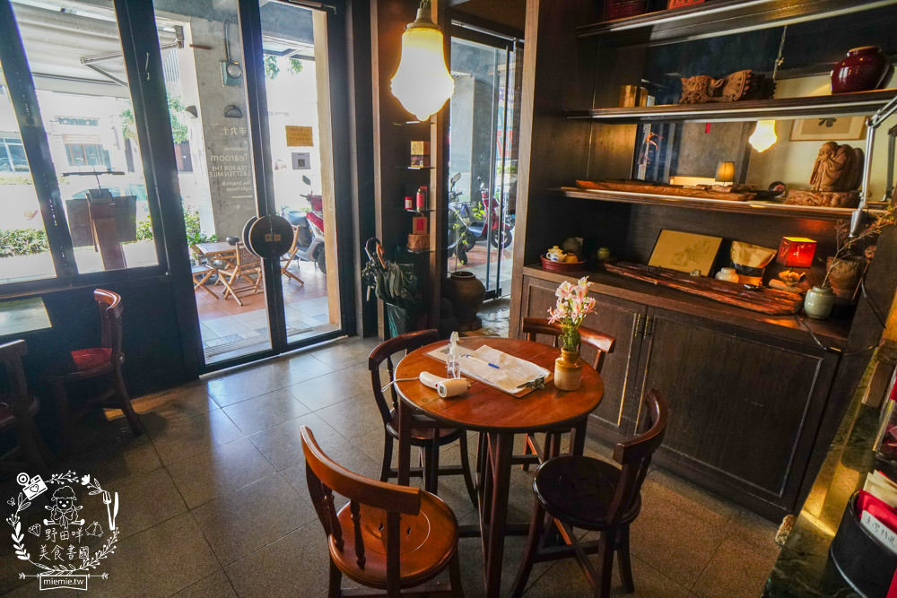 高雄[半九十茶屋]隱藏版的復古餐廳!古香古色的中式下午茶食光超好拍照!套餐菜色超豐富!