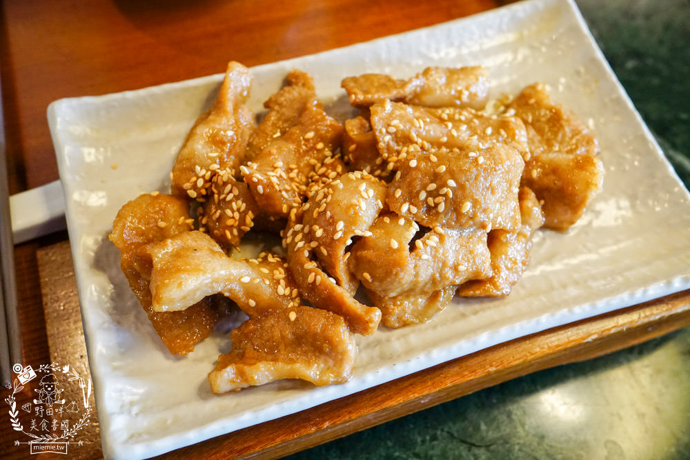 高雄[半九十茶屋]隱藏版的復古餐廳!古香古色的中式下午茶食光超好拍照!套餐菜色超豐富!