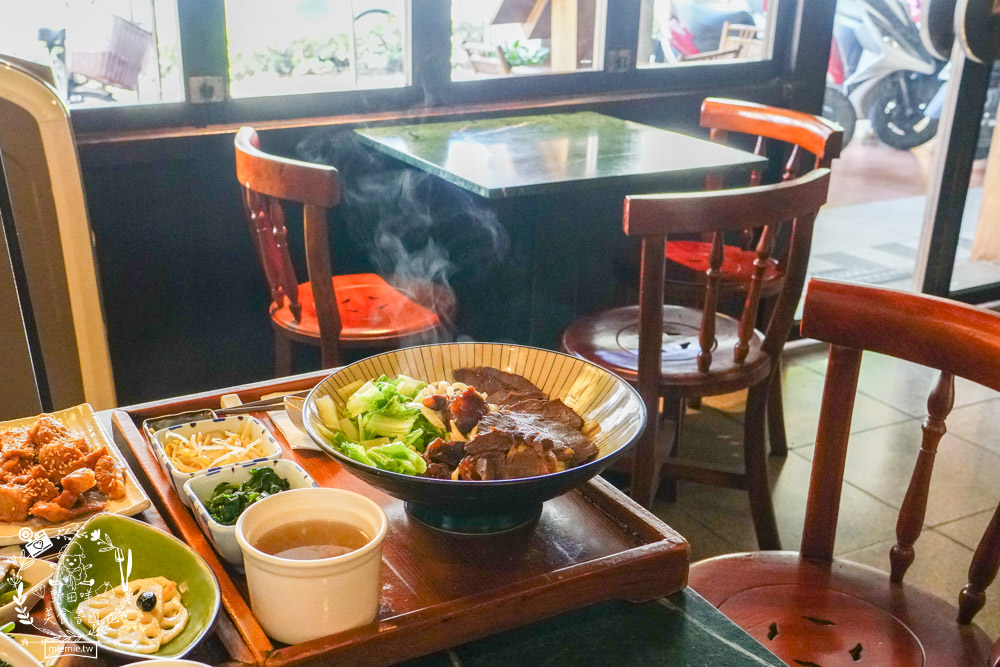 高雄[半九十茶屋]隱藏版的復古餐廳!古香古色的中式下午茶食光超好拍照!套餐菜色超豐富!