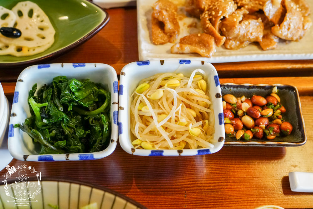高雄[半九十茶屋]隱藏版的復古餐廳!古香古色的中式下午茶食光超好拍照!套餐菜色超豐富!