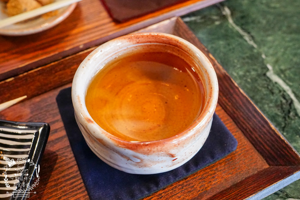 高雄[半九十茶屋]隱藏版的復古餐廳!古香古色的中式下午茶食光超好拍照!套餐菜色超豐富!
