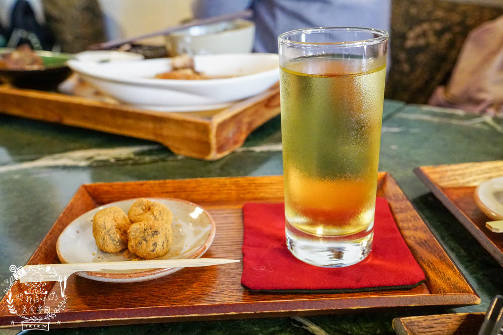 高雄[半九十茶屋]隱藏版的復古餐廳!古香古色的中式下午茶食光超好拍照!套餐菜色超豐富!