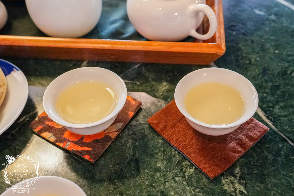 高雄[半九十茶屋]隱藏版的復古餐廳!古香古色的中式下午茶食光超好拍照!套餐菜色超豐富!