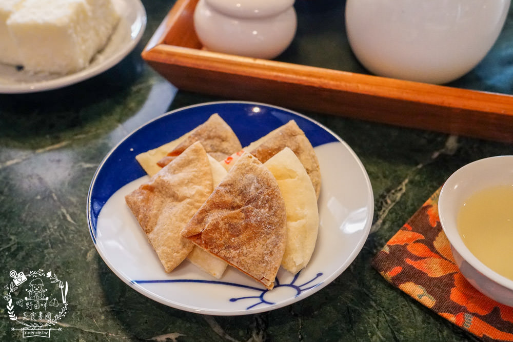 高雄[半九十茶屋]隱藏版的復古餐廳!古香古色的中式下午茶食光超好拍照!套餐菜色超豐富!