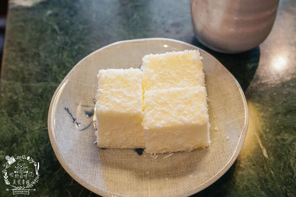 高雄[半九十茶屋]隱藏版的復古餐廳!古香古色的中式下午茶食光超好拍照!套餐菜色超豐富!