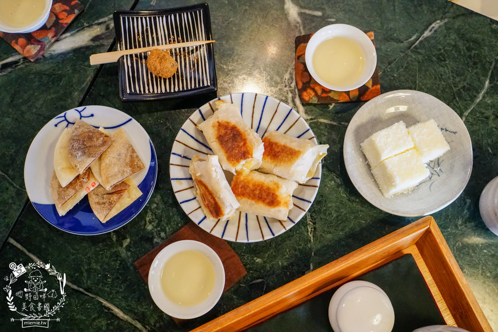 高雄[半九十茶屋]隱藏版的復古餐廳!古香古色的中式下午茶食光超好拍照!套餐菜色超豐富!