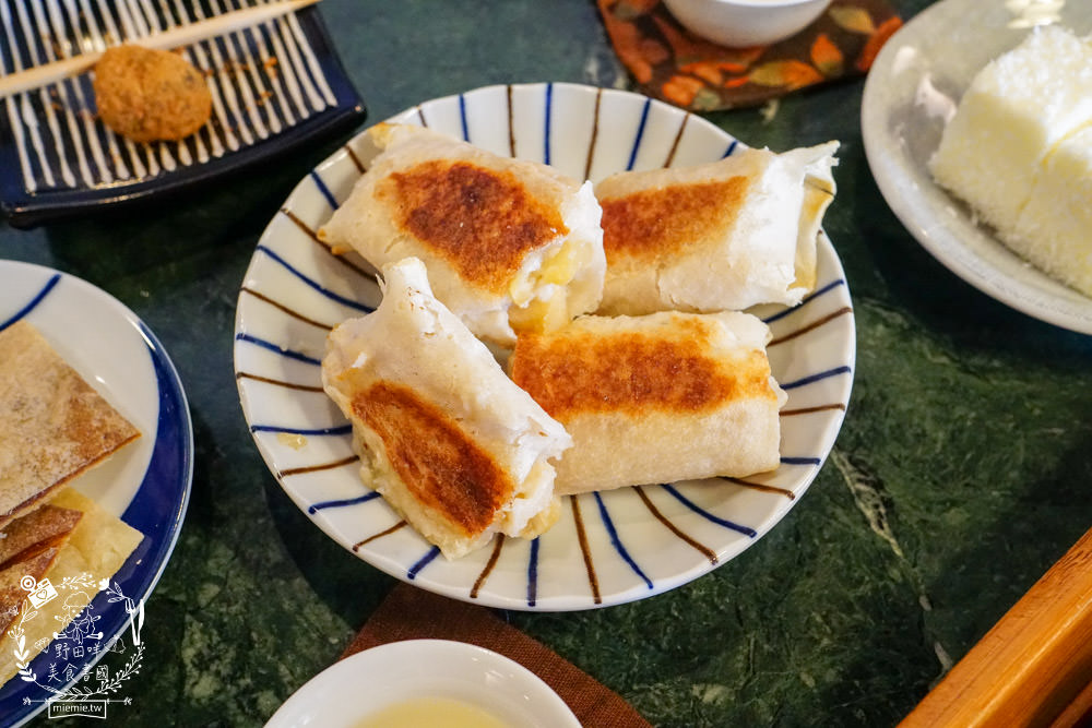 高雄[半九十茶屋]隱藏版的復古餐廳!古香古色的中式下午茶食光超好拍照!套餐菜色超豐富!