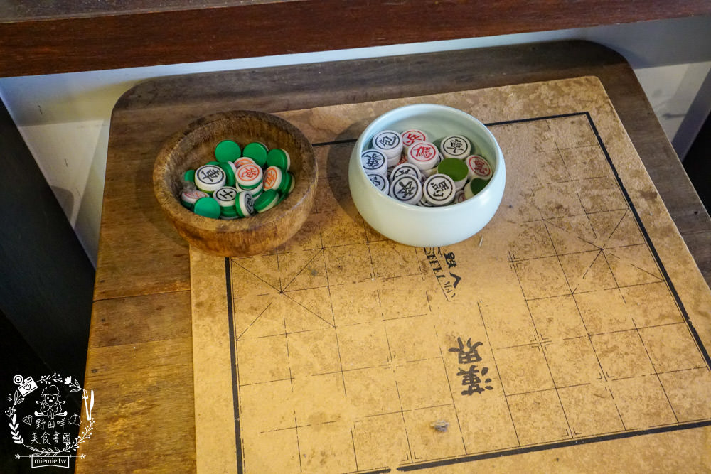高雄[半九十茶屋]隱藏版的復古餐廳!古香古色的中式下午茶食光超好拍照!套餐菜色超豐富!