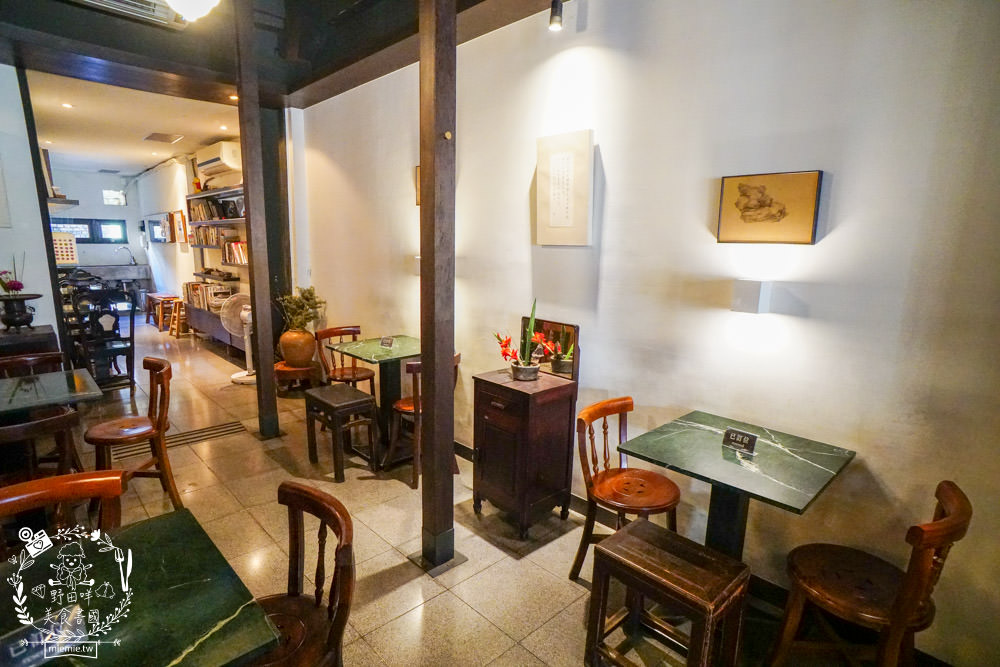 高雄[半九十茶屋]隱藏版的復古餐廳!古香古色的中式下午茶食光超好拍照!套餐菜色超豐富!