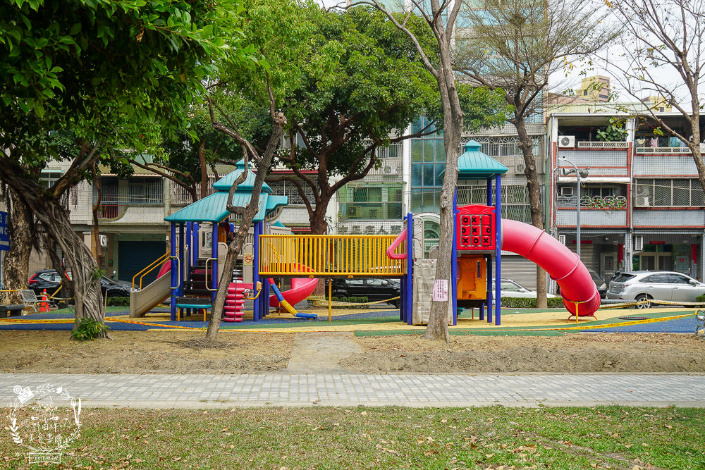 高雄凱旋公園輕軌站一日遊|人氣賀加燒肉飯|武廟品軒排骨拉麵|五塊厝公園古蹟|親子踏青公園 - 第9張圖 高雄凱旋公園輕軌站一日遊|人氣賀加燒肉飯|武廟品軒排骨拉麵|五塊厝公園古蹟|親子踏青公園