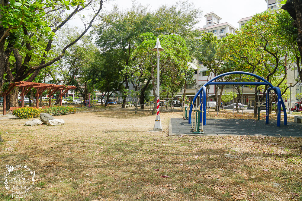 高雄凱旋公園輕軌站一日遊|人氣賀加燒肉飯|武廟品軒排骨拉麵|五塊厝公園古蹟|親子踏青公園 - 第6張圖 高雄凱旋公園輕軌站一日遊|人氣賀加燒肉飯|武廟品軒排骨拉麵|五塊厝公園古蹟|親子踏青公園