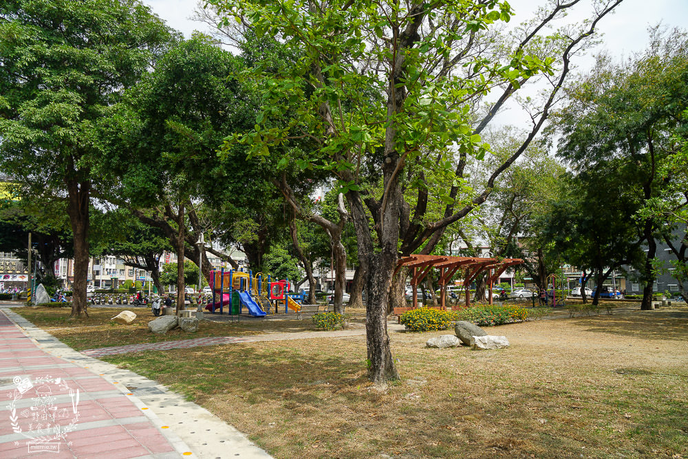 高雄凱旋公園輕軌站一日遊|人氣賀加燒肉飯|武廟品軒排骨拉麵|五塊厝公園古蹟|親子踏青公園 - 第5張圖 高雄凱旋公園輕軌站一日遊|人氣賀加燒肉飯|武廟品軒排骨拉麵|五塊厝公園古蹟|親子踏青公園