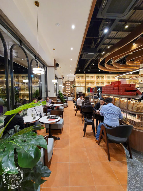 高雄[卡啡那咖啡文濱店]文山特區極美的奢華咖啡廳|古典英倫風彷彿走在歐洲街頭