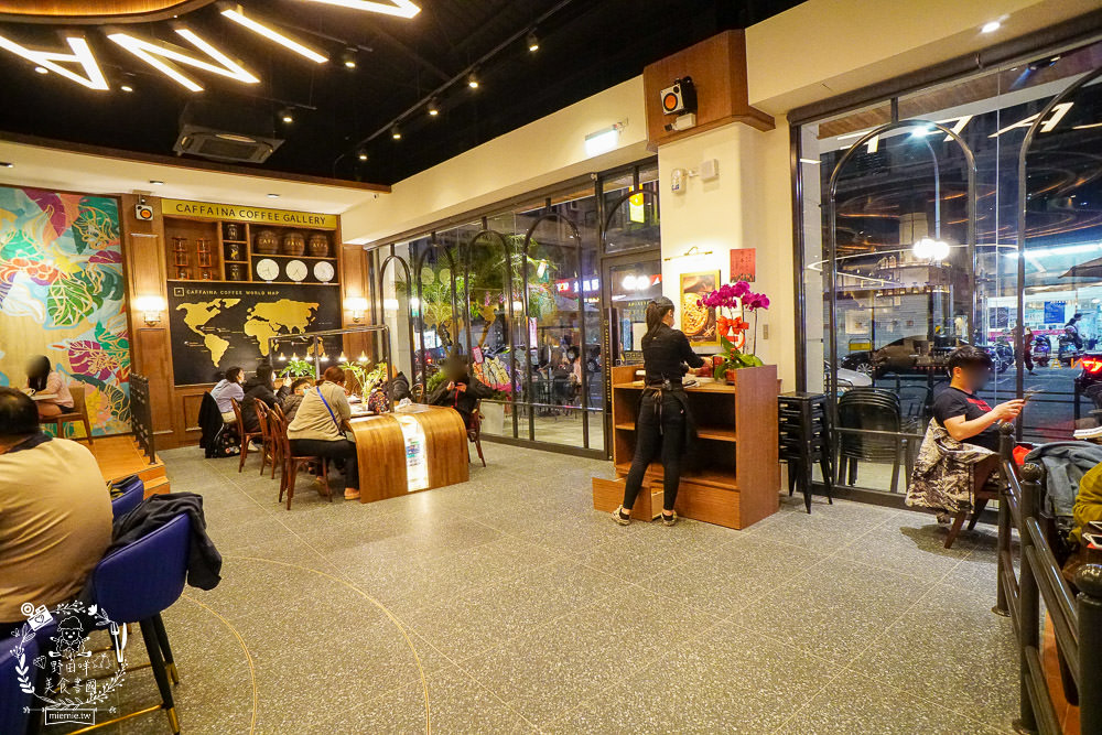 高雄[卡啡那咖啡文濱店]文山特區極美的奢華咖啡廳|古典英倫風彷彿走在歐洲街頭