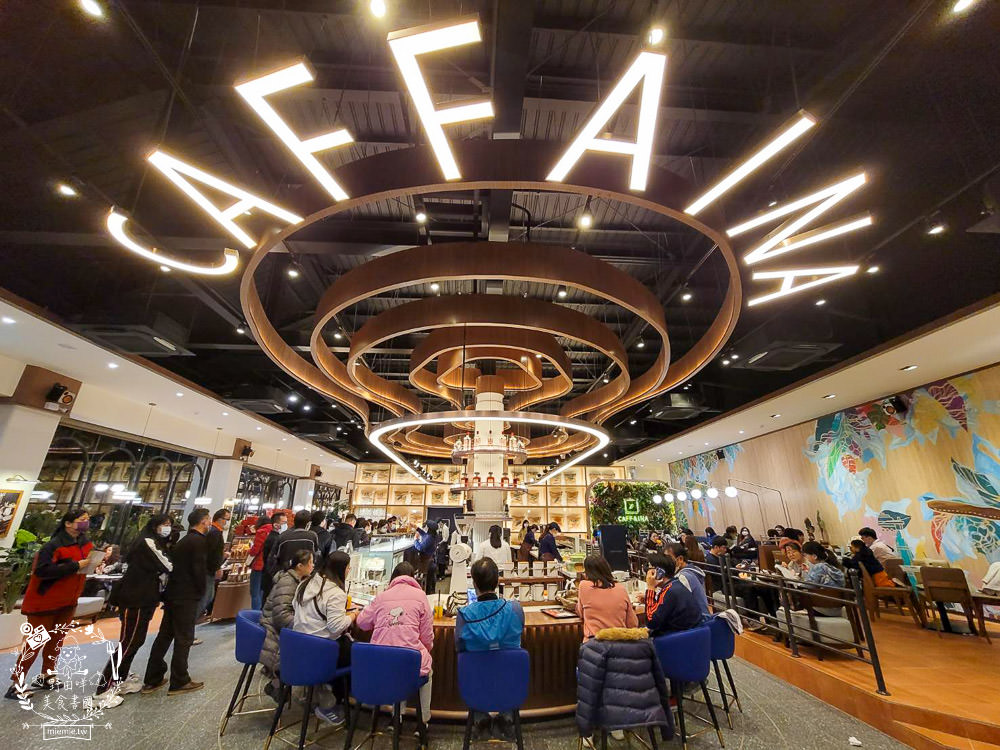 高雄[卡啡那咖啡文濱店]文山特區極美的奢華咖啡廳|古典英倫風彷彿走在歐洲街頭