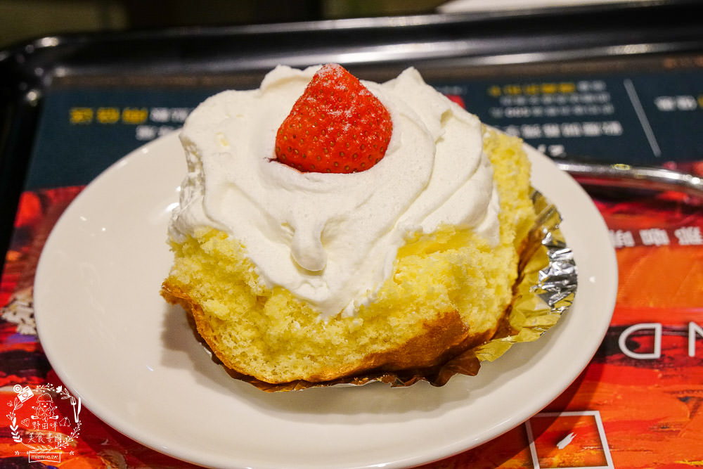 高雄[卡啡那咖啡文濱店]文山特區極美的奢華咖啡廳|古典英倫風彷彿走在歐洲街頭